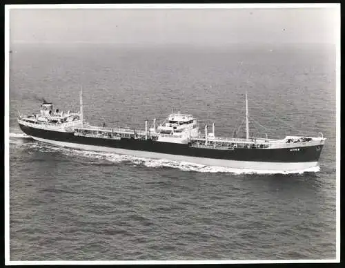 Fotografie Tankschiff / Tanker Adna fährt mit geringer Ladung