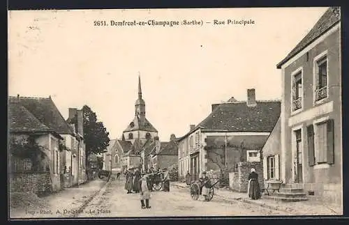 AK Domfront-en-Champagne, Rue Principale avec église et villageois