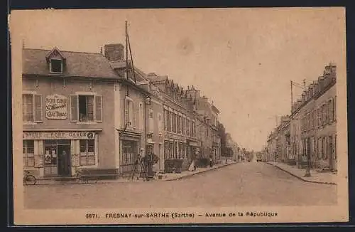 AK Fresnay-sur-Sarthe, Avenue de la République