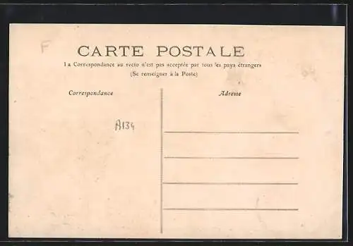 AK Flée, Rue principale avec chevaux et maisons anciennes