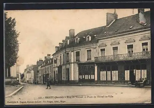 AK Mayet, Rue de Verneil et Place de l`Hôtel-de-Ville