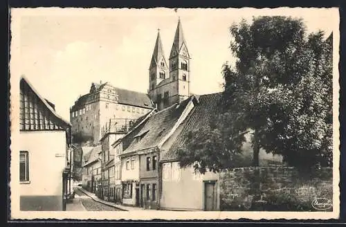 AK Quedlinburg am Harz, Strasse Rittergasse mit Schloss