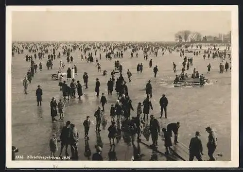 AK Zürich, Zürichseegefrörne im Jahr 1929, Menschen auf der Eisfläche