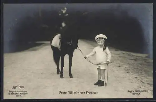 AK Prinz Wilhelm von Preussen, mit seinem Pony an der Leine