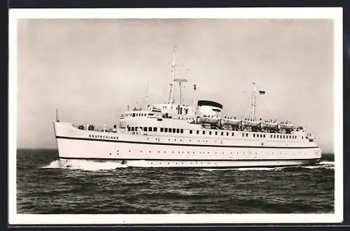 AK Bundesbahn-Hochsee-Fährschiff Deutschland in voller Fahrt