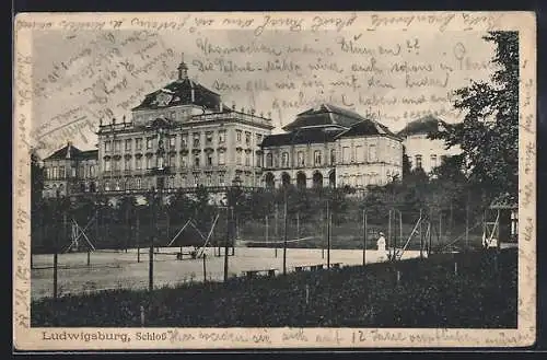 AK Ludwigsburg / Württemberg, Partie am Tennisplatz mit Blick zum Schloss