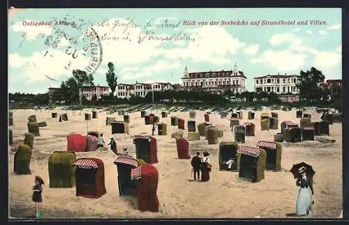 AK Ahlbeck / Seebad, Blick von der Seebrücke auf Strandhotel und Villen