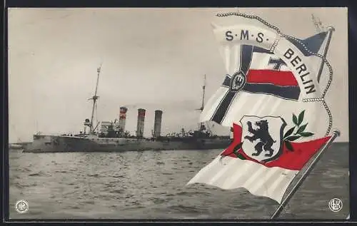 AK Kriegsschiff S.M.S. Berlin, Reichskriegsflagge und Berliner Wappen