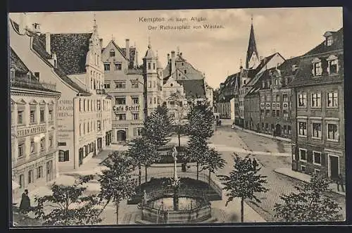 AK Kempten /Allgäu, Rathausplatz von Westen, mit Cafe Schiff und Säulendenkmal