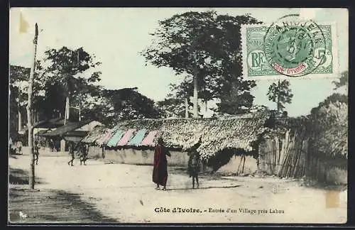 AK Côte d`Ivoire, Entrée d`un Village près Lahou