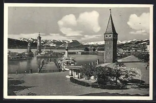 AK Lindau /Bodensee, Hafen mit Gebirgspanorama