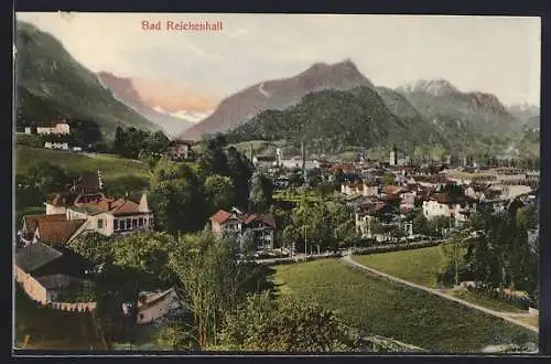 AK Bad Reichenhall, Ortsansicht aus der Vogelschau mit Bergpanorama