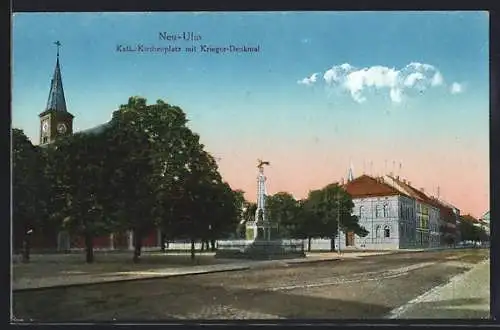 AK Neu-Ulm, Kath. Kirchenplatz mit Kriegerdenkmal