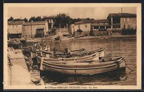 AK Saint-Cyr-sur-Mer-Les Lecques, La Jetèe