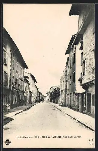 AK Aixe-sur-Vienne, Rue Sadi-Carnot, Strassenpartie