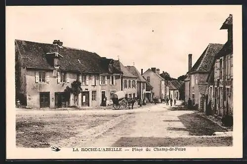 AK La Roche-l`Abeille, Place du Champ-de-Foire