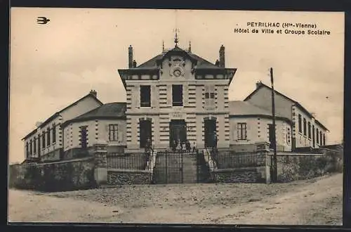 AK Peyrilhac /Hte-Vienne, Hôtel de Ville et Groupe Scolaire