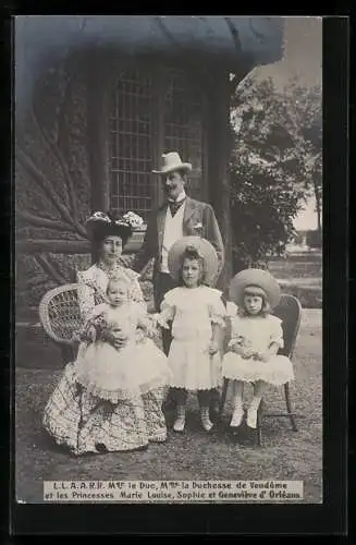 AK Duc et Duchesse de Vendôme, Herzogspaar von Belgien mit Prinzessinnen Marie Louise, Sophie und Genevieve