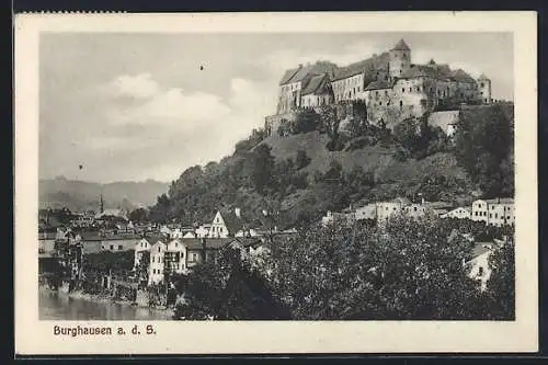 AK Burghausen / Salzach, Ortspartie mit Burg