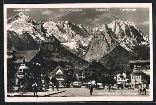 AK Garmisch, Adolf Wagner-Platz mit Hotel, Alpspitze, Waxenstein und Zugspitze