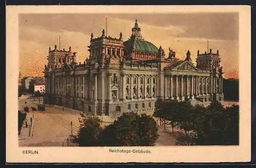 AK Berlin-Tiergarten, Reichstagsgebäude von der Seite gesehen