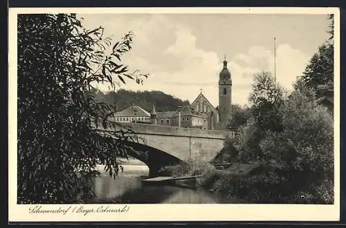 AK Schwandorf / Bayern, Uferpartie mit Kirche und Brücke