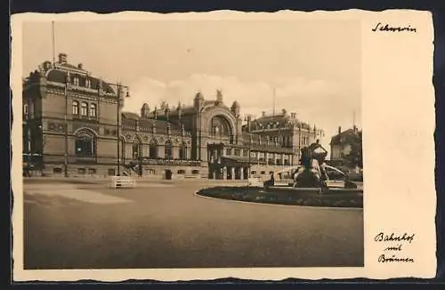 AK Schwerin / Mecklenburg, Bahnhof mit Brunnen