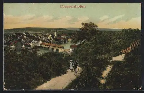 AK Diessenhofen, Paar wandert zum Berg, Blick auf die Ortschaft