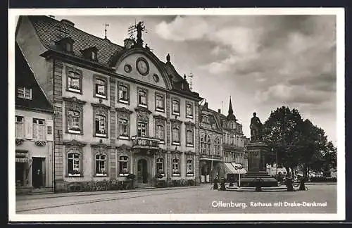 AK Offenburg, Rathaus mit Drake Denkmal