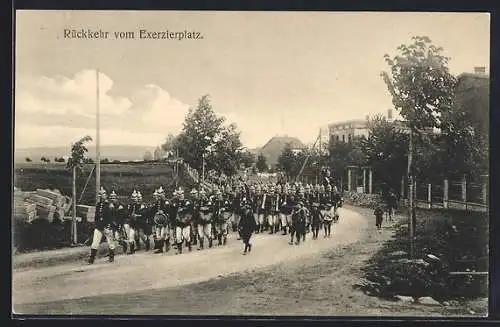 AK Infanterie bei der Rückkehr vom Exerzierplatz