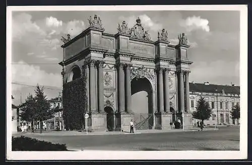 AK Potsdam, am Brandenburger Tor