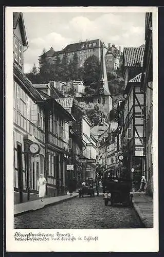 AK Blankenburg /Harz, Tränkestrasse mit Hotel und Blick zum Schloss