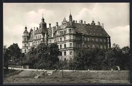 AK Güstrow /Meckl., Schloss jetzt Feierabendheim