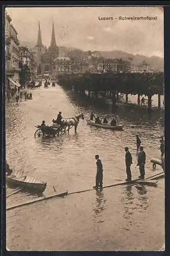 AK Luzern, Schweizerhofquai bei Hochwasser, Pferdekutsche