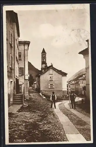 AK Airolo, Strassenpartie mit Kirchturm