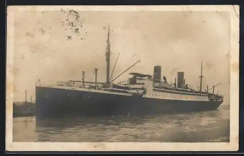 AK Passagierschiff München des Norddeutschen Lloyd in einem Hafen