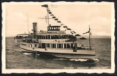 AK Dampfschiff Stadt Überlingen in Flaggengala auf dem Bodensee, 