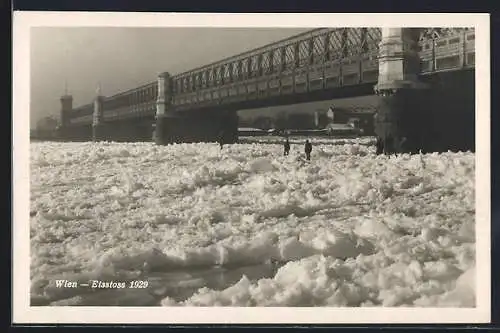 AK Wien, Eisstoss 1929, zugefrorener Fluss und Reichsbrücke