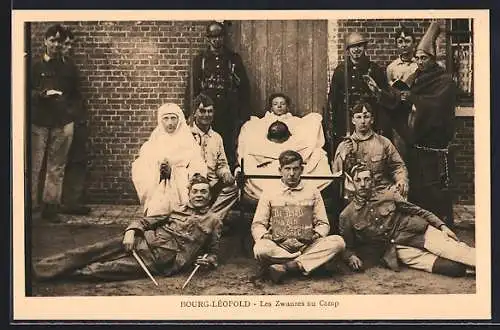 AK Bourg-Léopold, Les Zwanzes au Camp Verkleidete Soldaten