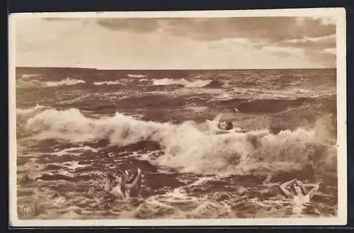 Foto-AK NPG Nr. 455 /13: Frauen leicht bekleidet im Wasser