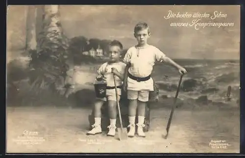 AK Prinz Wilhelm von Preussen und Prinz Louis Ferdinand von Preussen beim Spiel mit Schaufel und Sandeimer