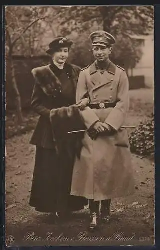 AK Prinz Joachim von Preussen und Prinzessin Marie Auguste von Anhalt auf Spaziergang