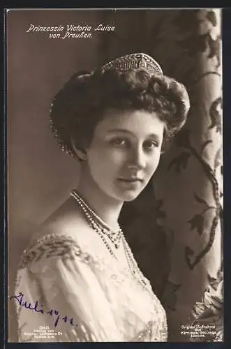 AK Prinzessin Victoria Luise von Preussen mit hochgesteckter Frisur