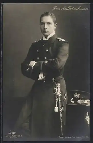 Foto-AK Prinz Adalbert von Preussen in Uniform mit Marine-Dolch