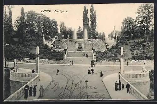 AK Erfurt, Stadtpark mit Springbrunnen