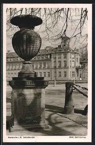 AK Karlsruhe i. B., Schlosskirche mit Denkmal