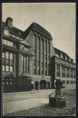 AK Hannover, Leibniz-Keks-Fabrikbau in der Listerstrasse