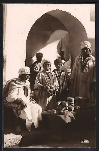 AK arabische Händler auf dem Markt, Le Marchand de Pain