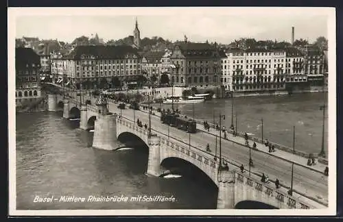 AK Basel, Mittlere Rheinbrücke mit Schifflände