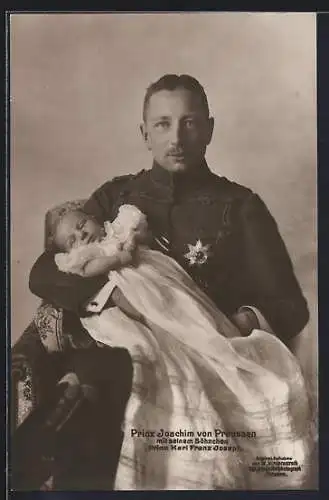 AK Prinz Joachim von Preussen mit seinem Sohn im Taufkleid